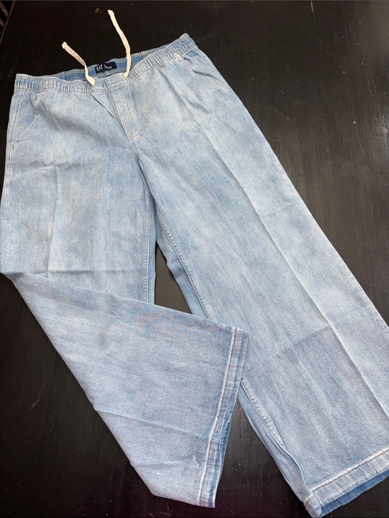 GAP Denim - GAP pull on high rise wide leg light wash jeans. size XL. like new condition.